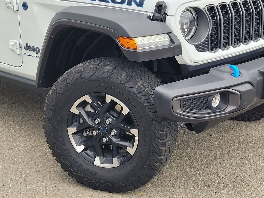 Used 2025 Jeep Wrangler Unlimited Rubicon 4xe w/ Safety Group AWD/4WD image 9