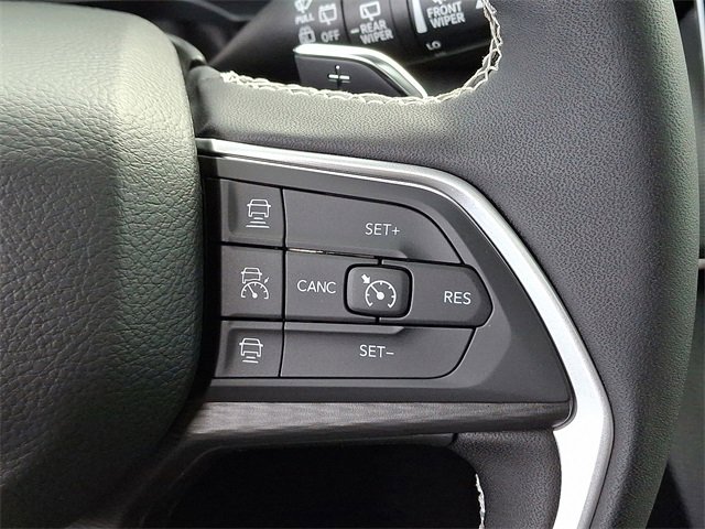 New 2025 Jeep Grand Cherokee Altitude image 17