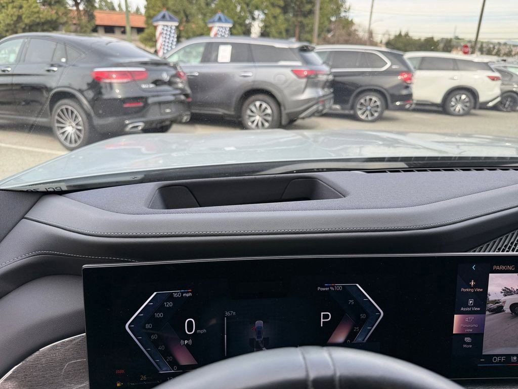 Used 2023 BMW 740i image 27