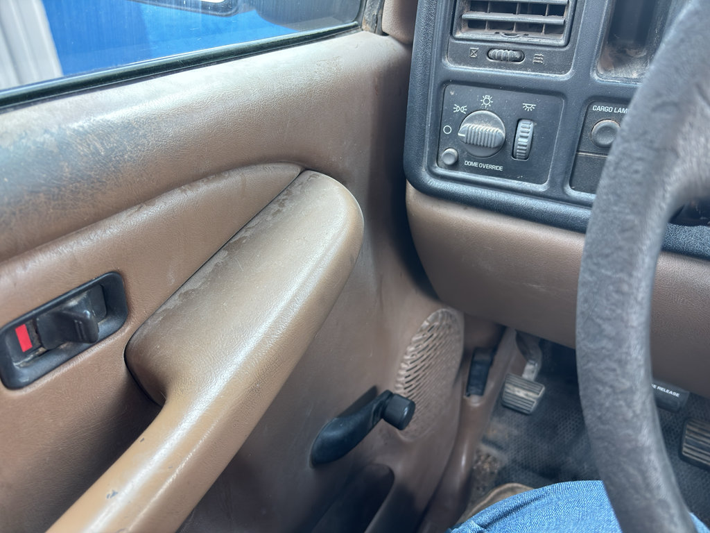 Used 2000 Chevrolet Silverado 1500 4x4 Extended Cab image 16