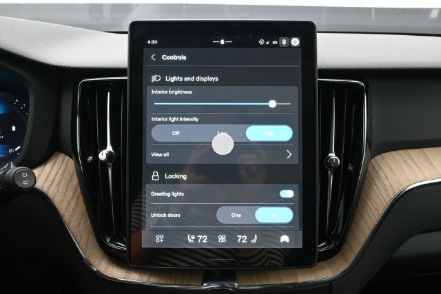 New 2027 Volvo XC60 B5 Core AWD/4WD image 17
