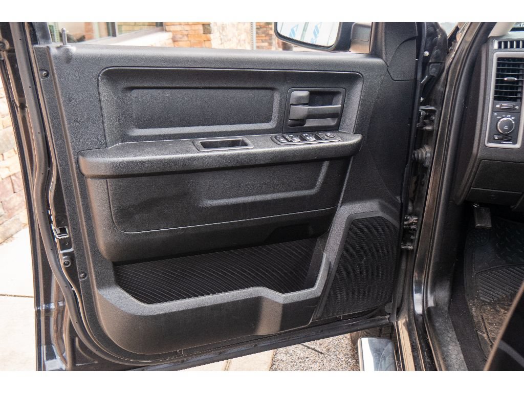 Used 2018 RAM 1500 Express w/ Express Value Package AWD/4WD image 11
