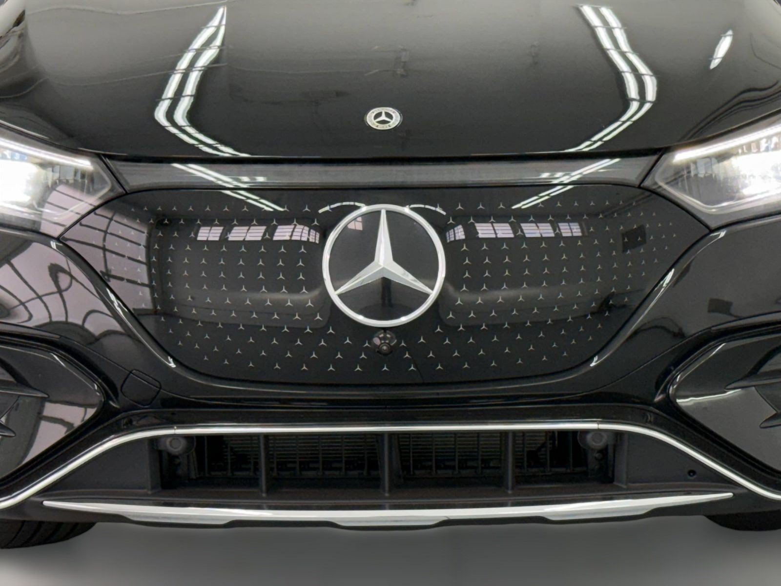 New 2027 Mercedes-Benz EQE 320+ SUV image 25