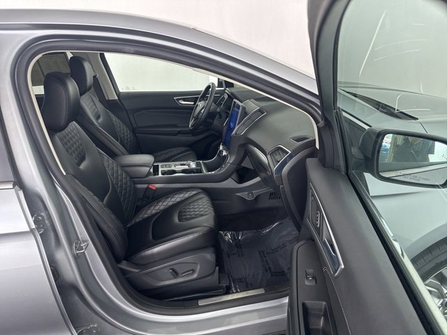 Used 2024 Ford Edge Titanium image 10