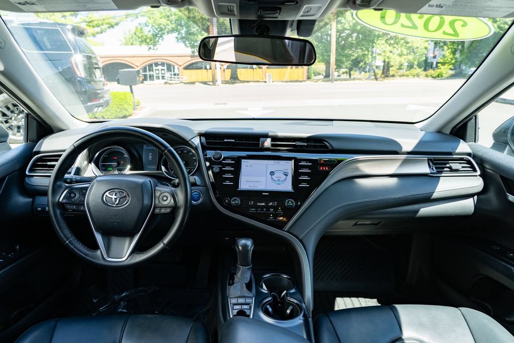 Used 2020 Toyota Camry SE FWD image 9