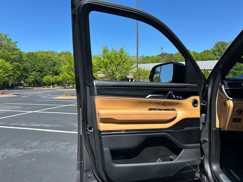 Used 2024 Jeep Grand Wagoneer Series III w/ Rear Seat Video Group 1 AWD/4WD image 65