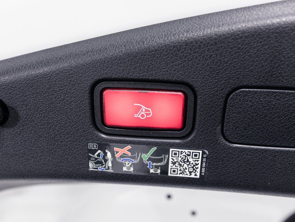 Used 2024 Mercedes-Benz CLE 450 4MATIC Cabriolet image 33