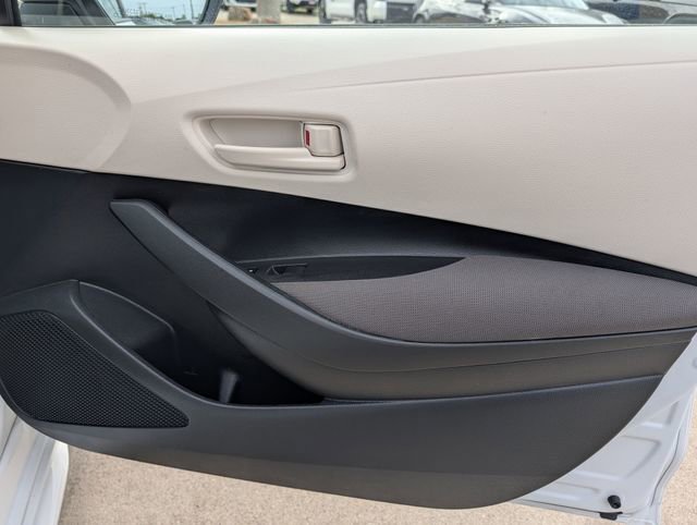Used 2025 Toyota Corolla LE image 33