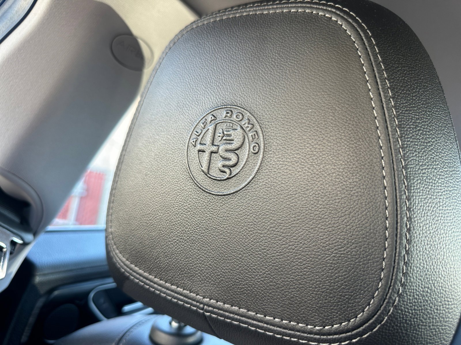 Used 2018 Alfa Romeo Giulia image 24