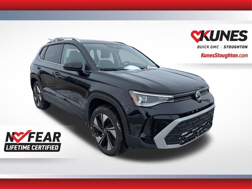 Used 2025 Volkswagen Taos SE image 1