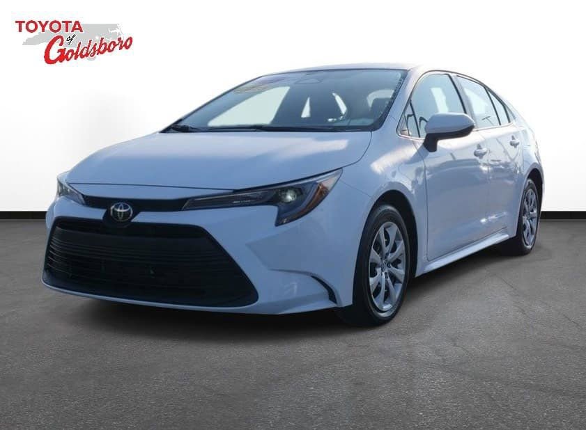 Used 2025 Toyota Corolla LE image 1