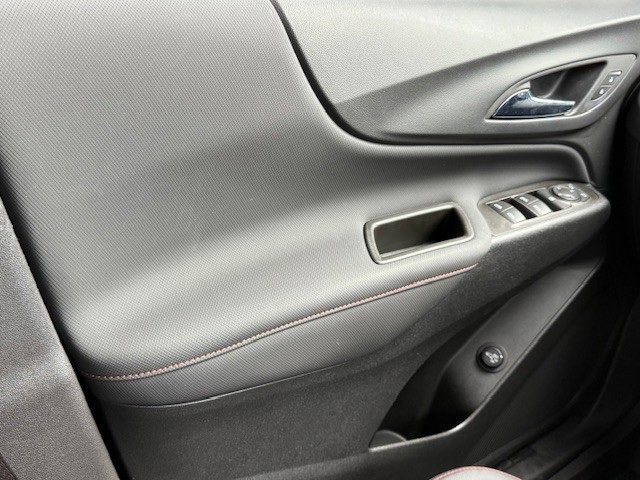 Certified 2022 Chevrolet Equinox RS w/ Infotainment Package image 31