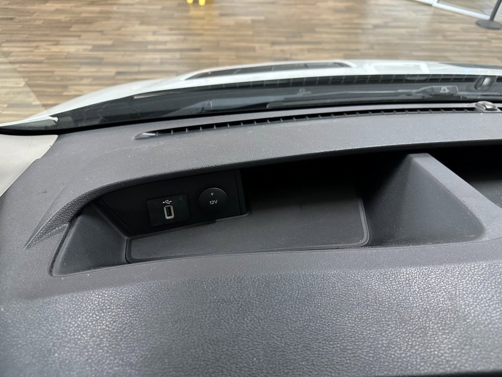 Used 2020 Ford Transit 350 XLT image 27