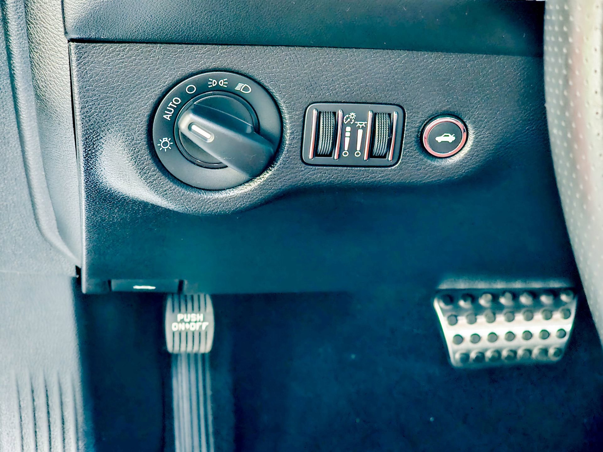 Used 2020 Dodge Challenger SRT Hellcat Redeye image 24