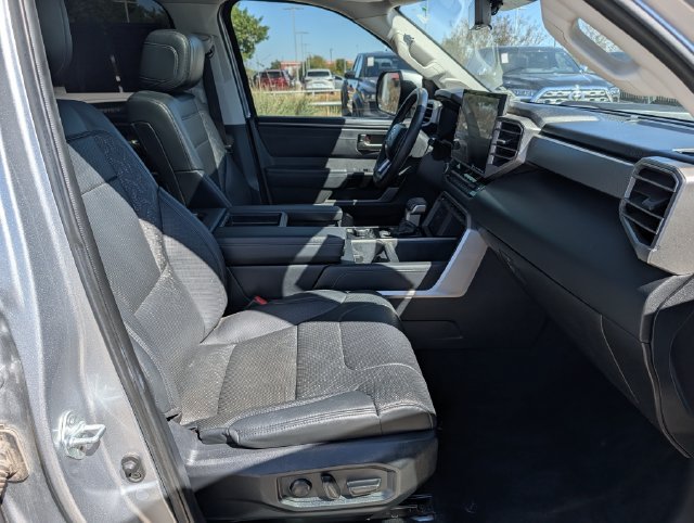 Used 2024 Toyota Tundra Limited AWD/4WD image 33