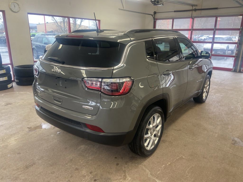 Used 2023 Jeep Compass Latitude w/ Sun and Sound Group image 19