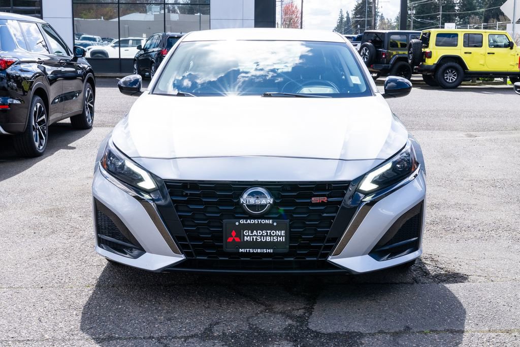 Used 2023 Nissan Altima 2.5 SR image 2