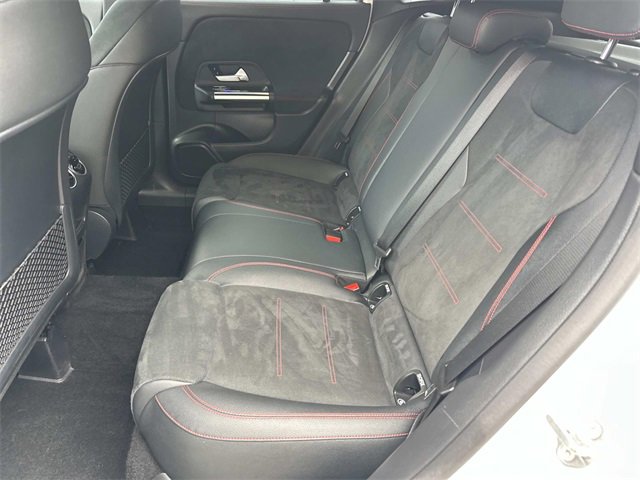 Certified 2022 Mercedes-Benz GLA 250 4MATIC image 11