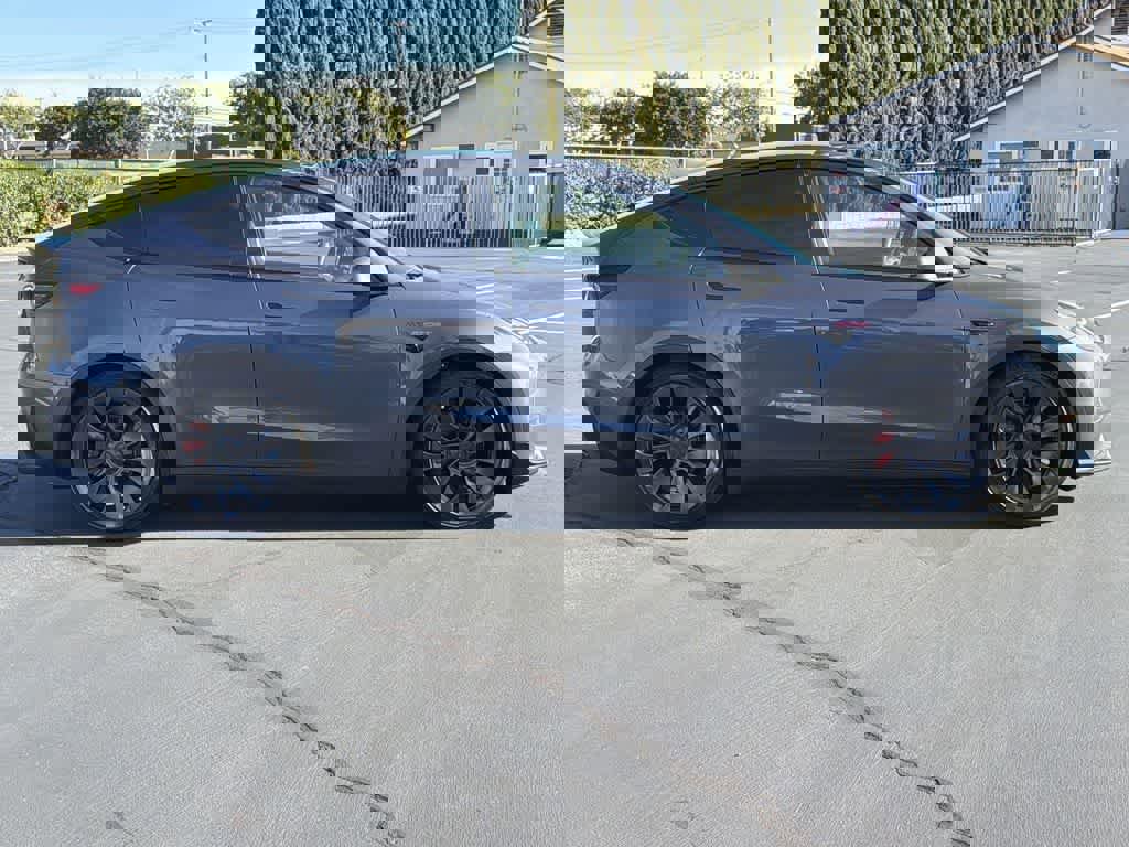 Used 2023 Tesla Model Y Performance image 7