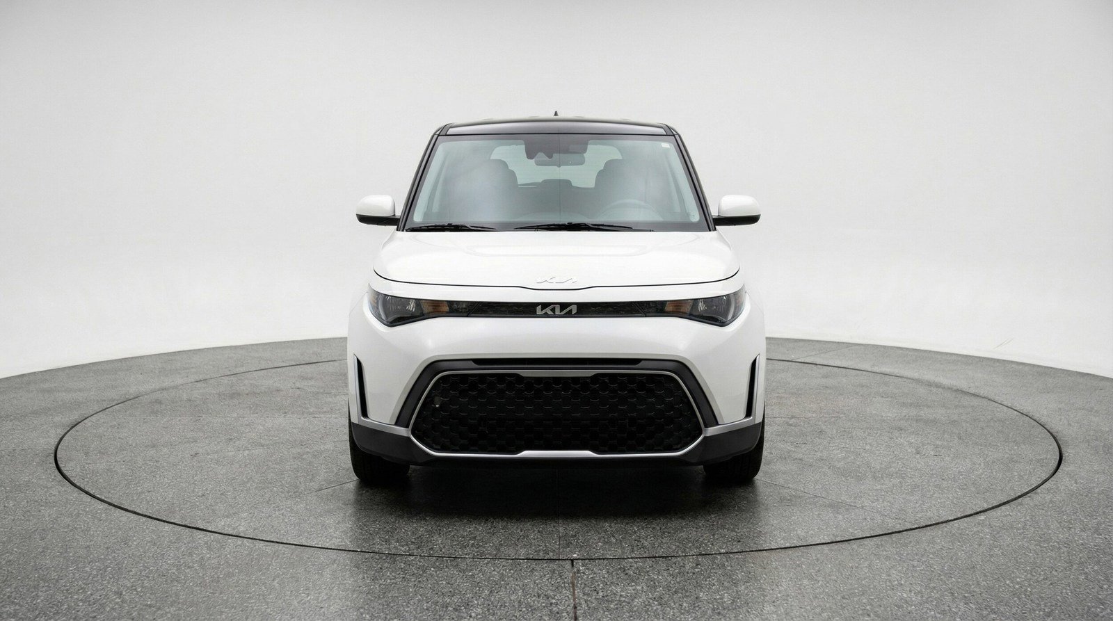 Used 2025 Kia Soul LX w/ LX Technology Package image 2