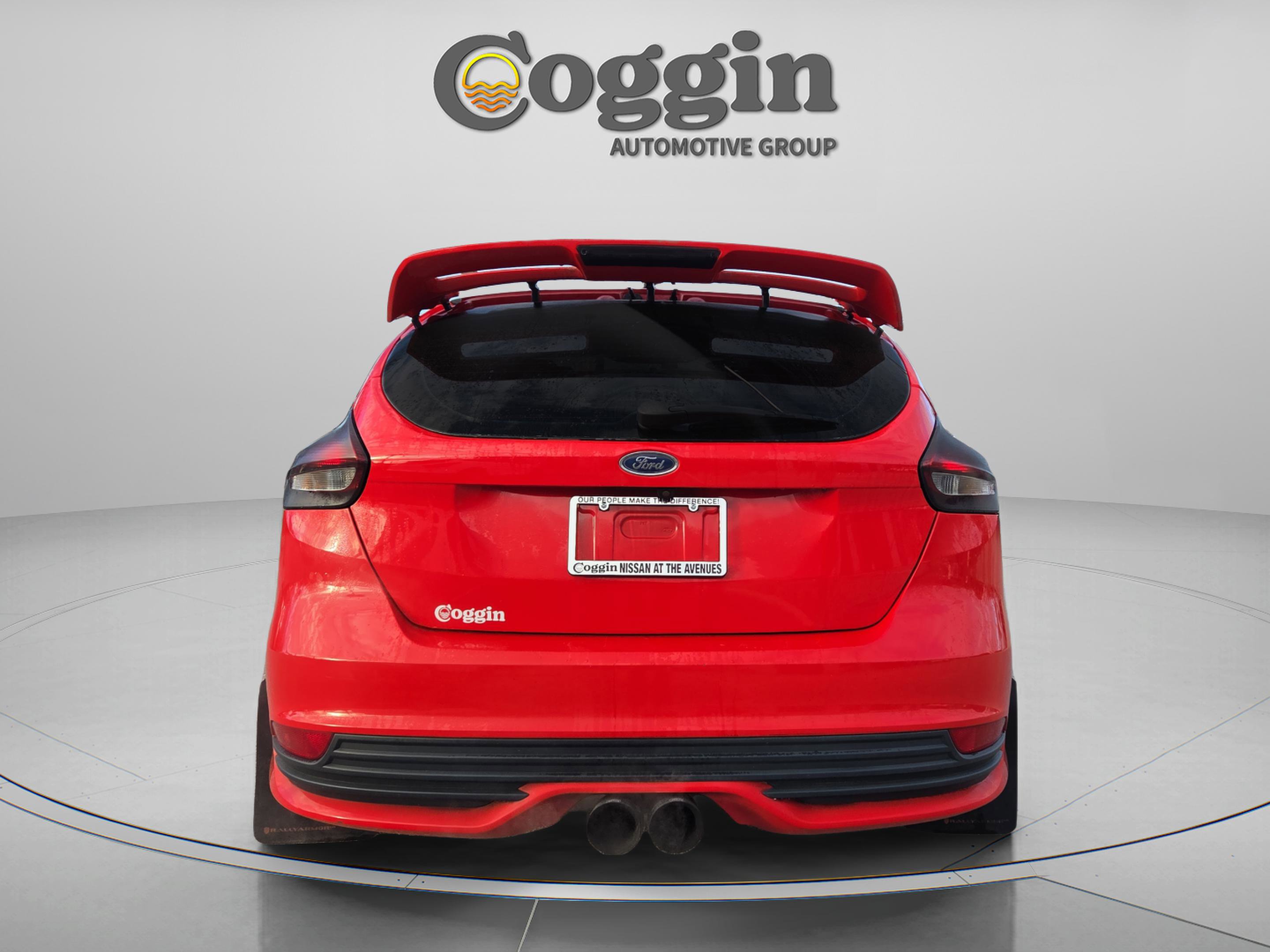 Used 2017 Ford Focus ST w/ Equipment Group 401A image 6