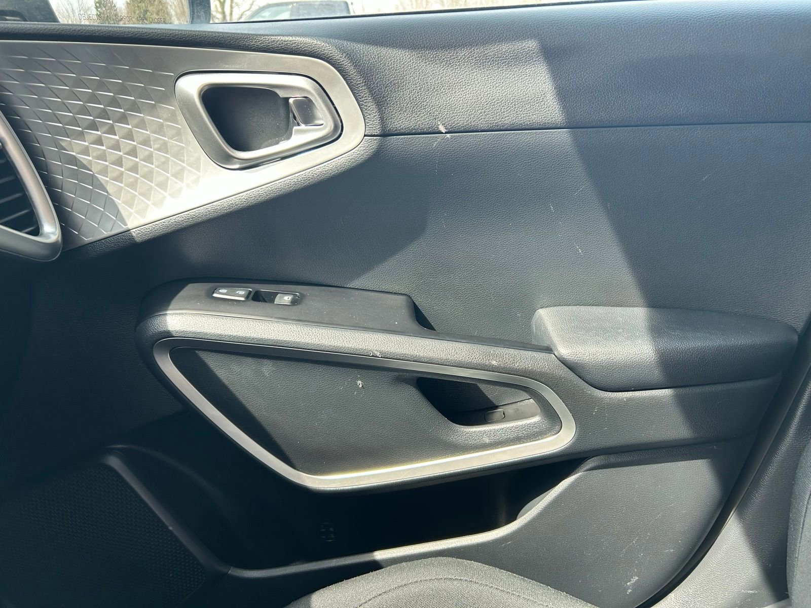 Used 2023 Kia Soul LX FWD image 13