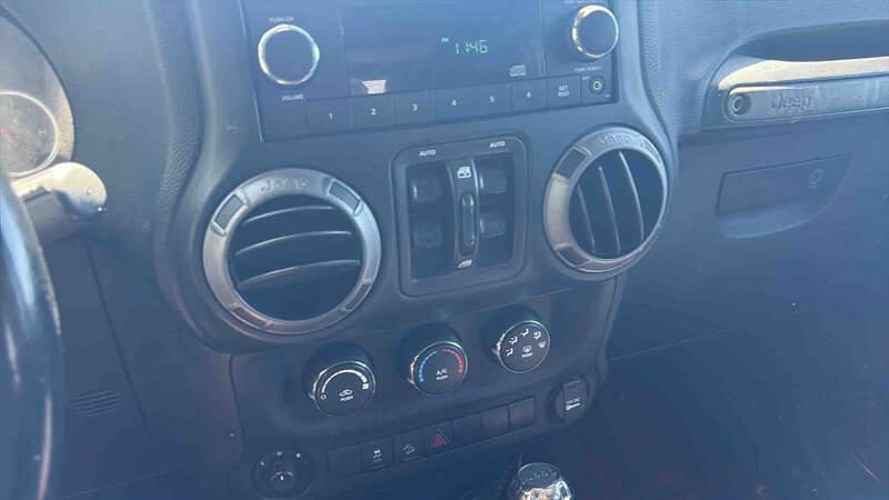 Used 2014 Jeep Wrangler Unlimited Sport w/ Quick Order Package 24S AWD/4WD image 7