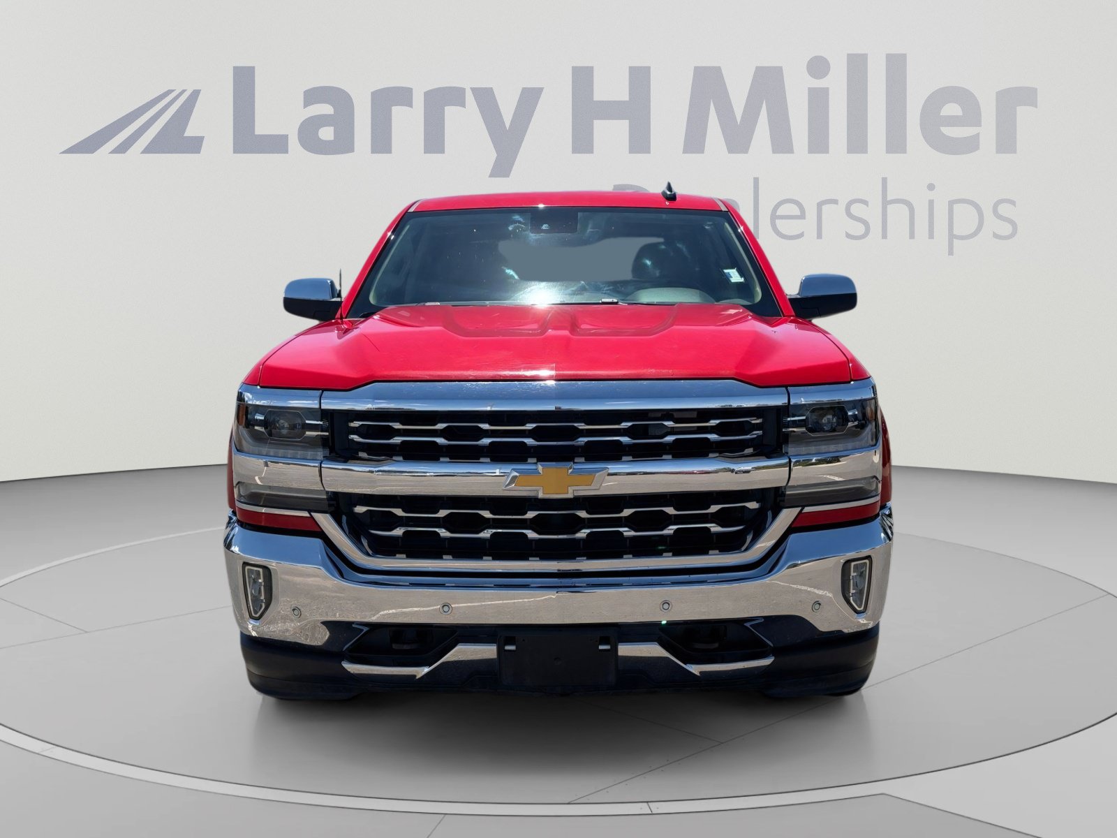 Used 2018 Chevrolet Silverado 1500 LTZ w/ LTZ Plus Package AWD/4WD image 9