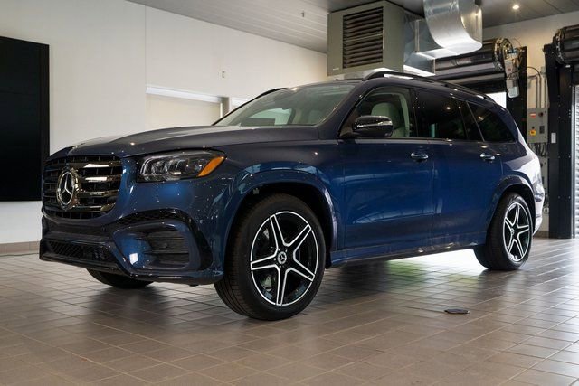 Used 2026 Mercedes-Benz GLS 450 4MATIC image 3