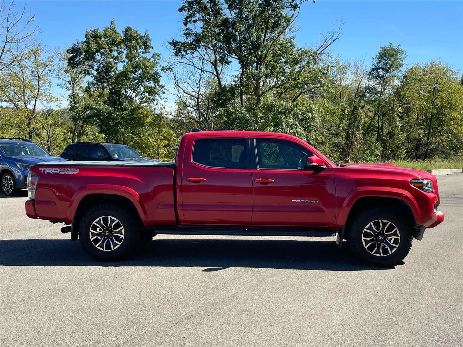 Used 2020 Toyota Tacoma TRD Sport w/ TRD Premium Sport Package AWD/4WD image 6