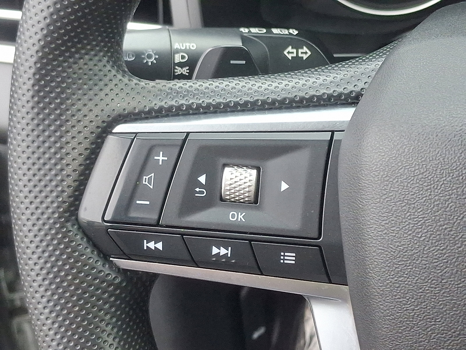 Used 2024 Mitsubishi Outlander ES image 20