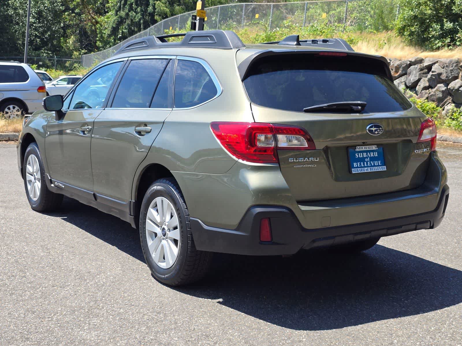 Used 2019 Subaru Outback 2.5i Premium AWD/4WD image 3
