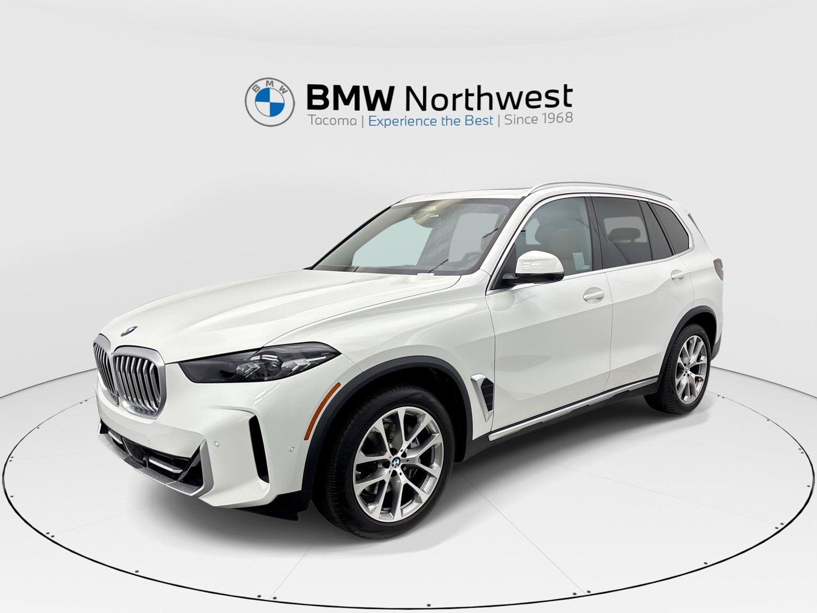 Used 2024 BMW X5 xDrive40i w/ Parking Assistance Package AWD/4WD image 1