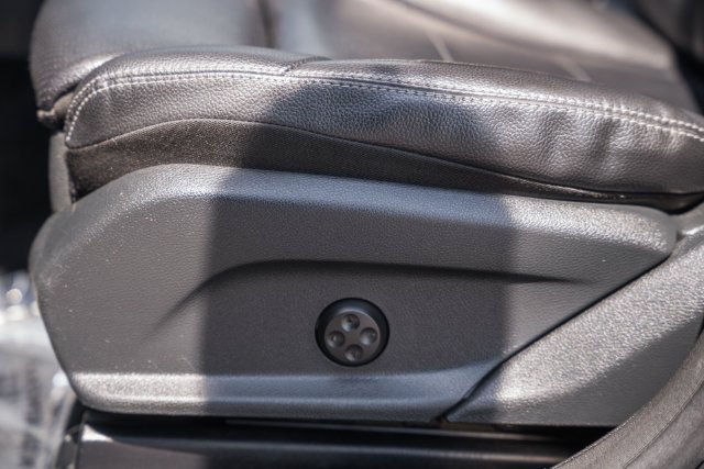 Used 2019 Mercedes-Benz GLC 300 4MATIC image 34