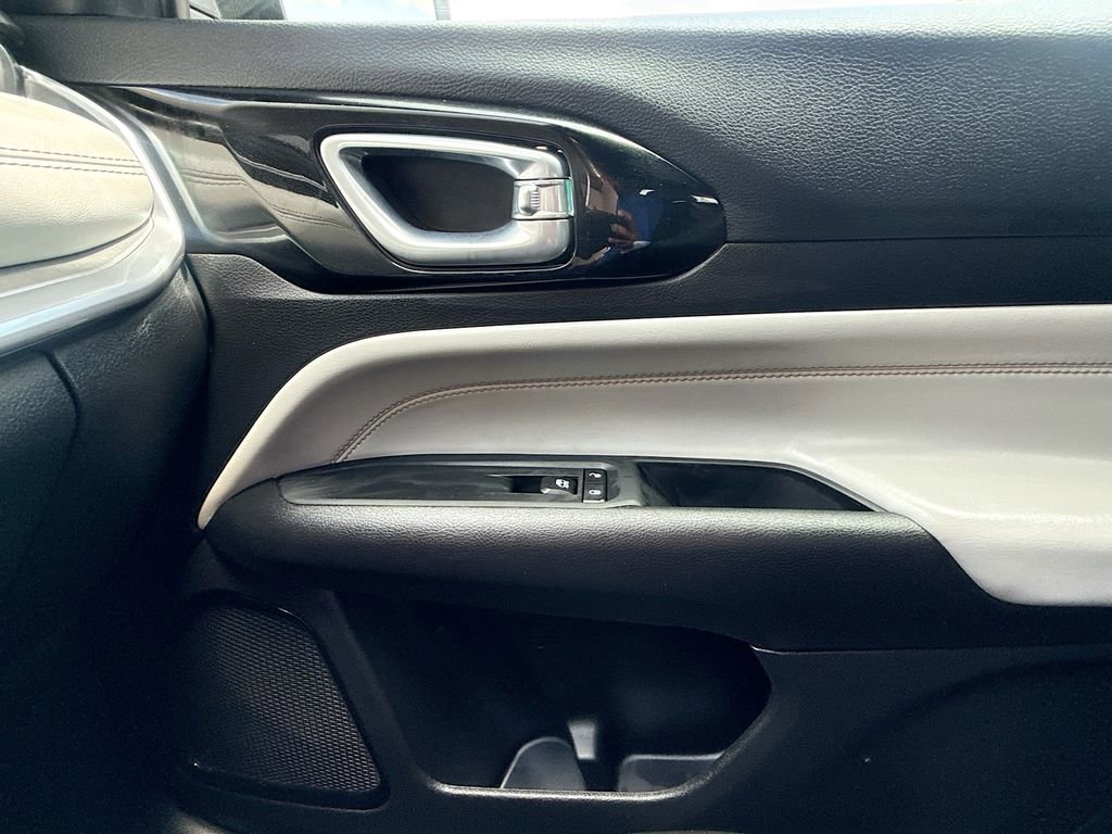 Used 2026 Jeep Compass Limited image 24