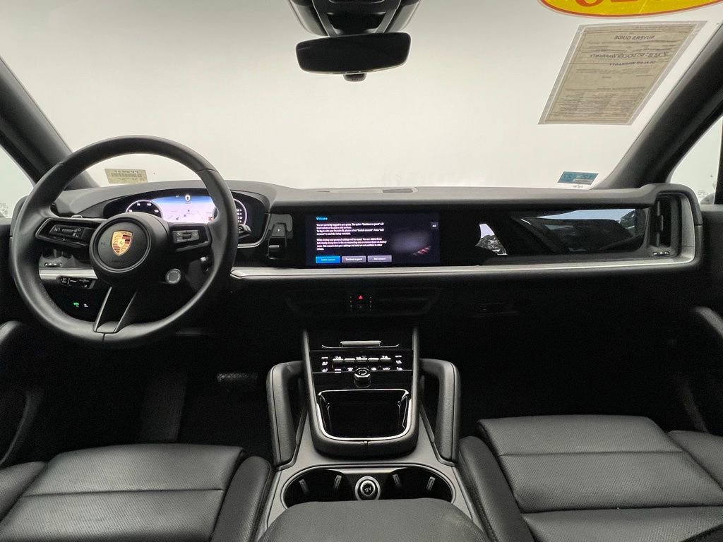 Used 2025 Porsche Cayenne image 6