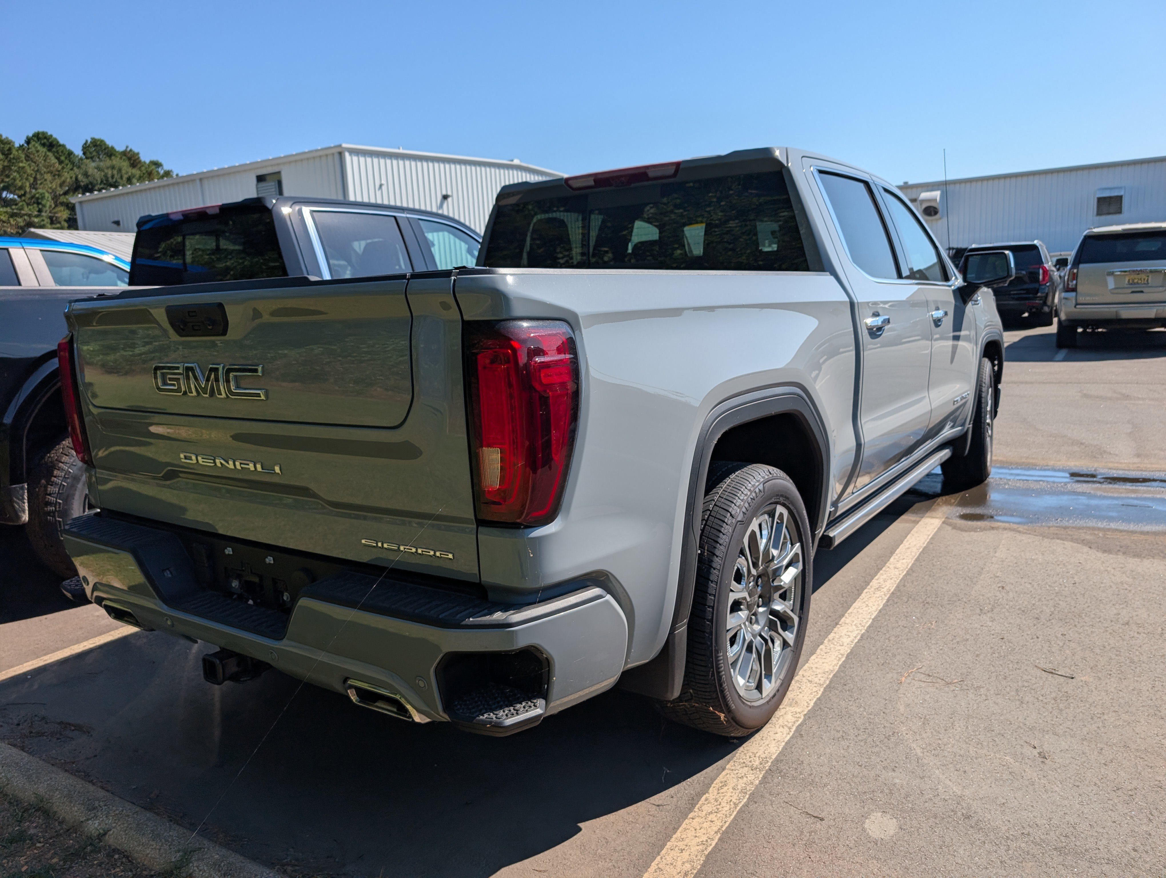 Used 2025 GMC Sierra 1500 Denali Ultimate image 3