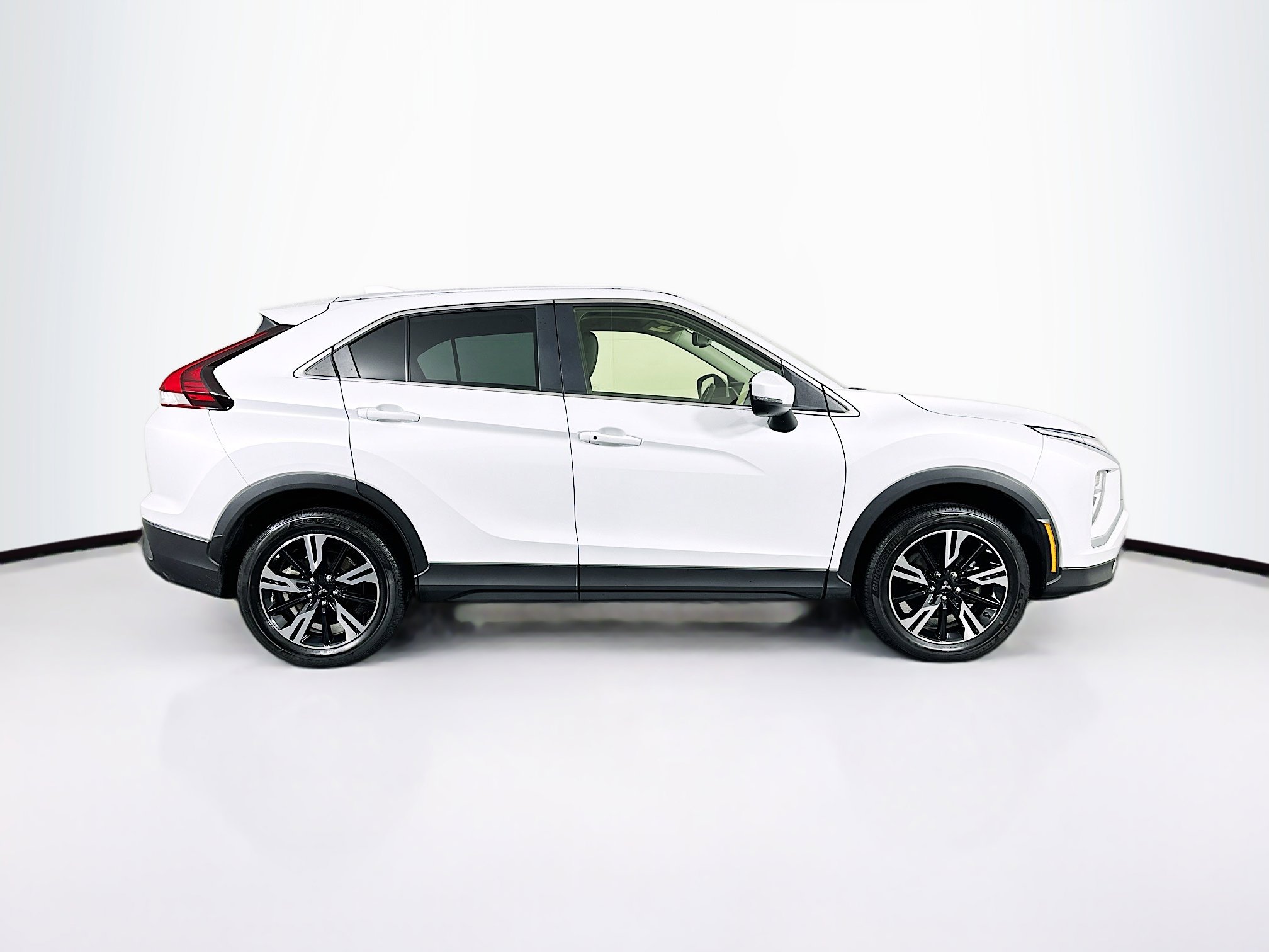 Used 2024 Mitsubishi Eclipse Cross SE image 10