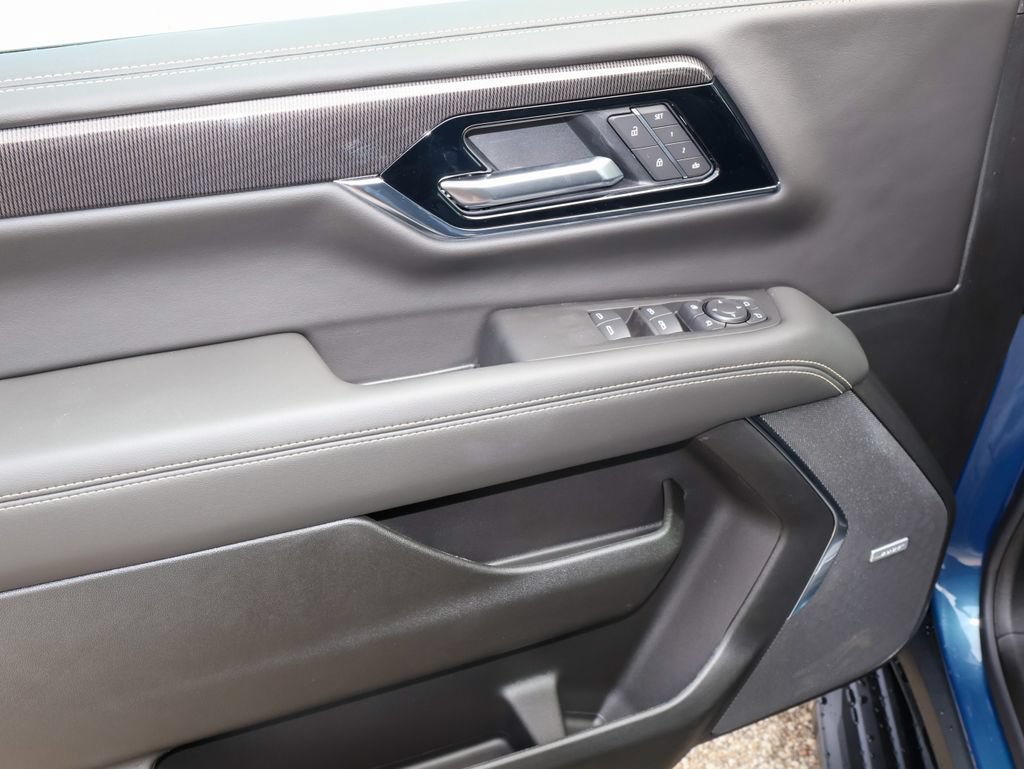 New 2026 GMC Yukon Elevation w/ Elevation Premium Package AWD/4WD image 12