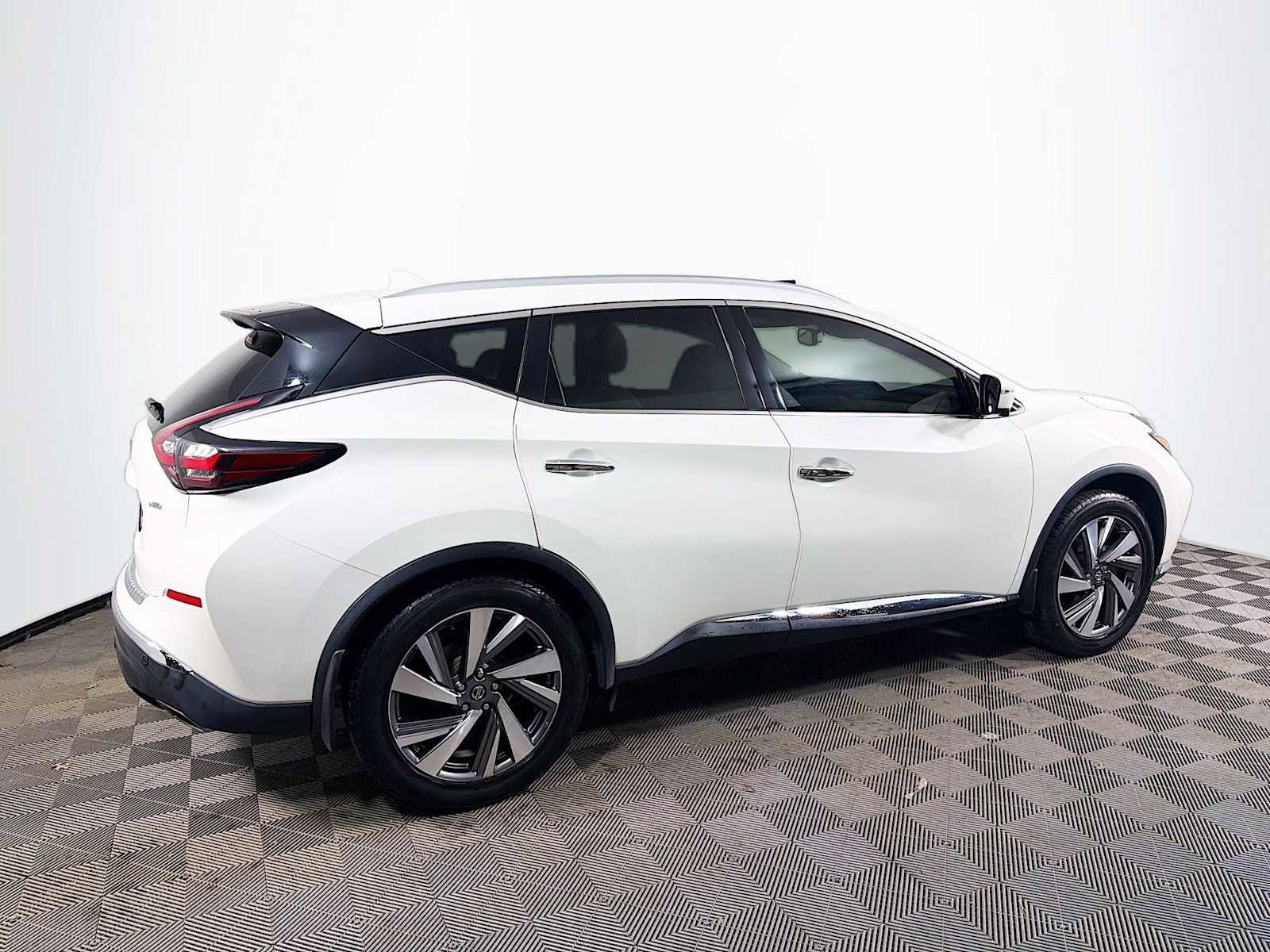 Used 2020 Nissan Murano SL w/ Moonroof Package image 4