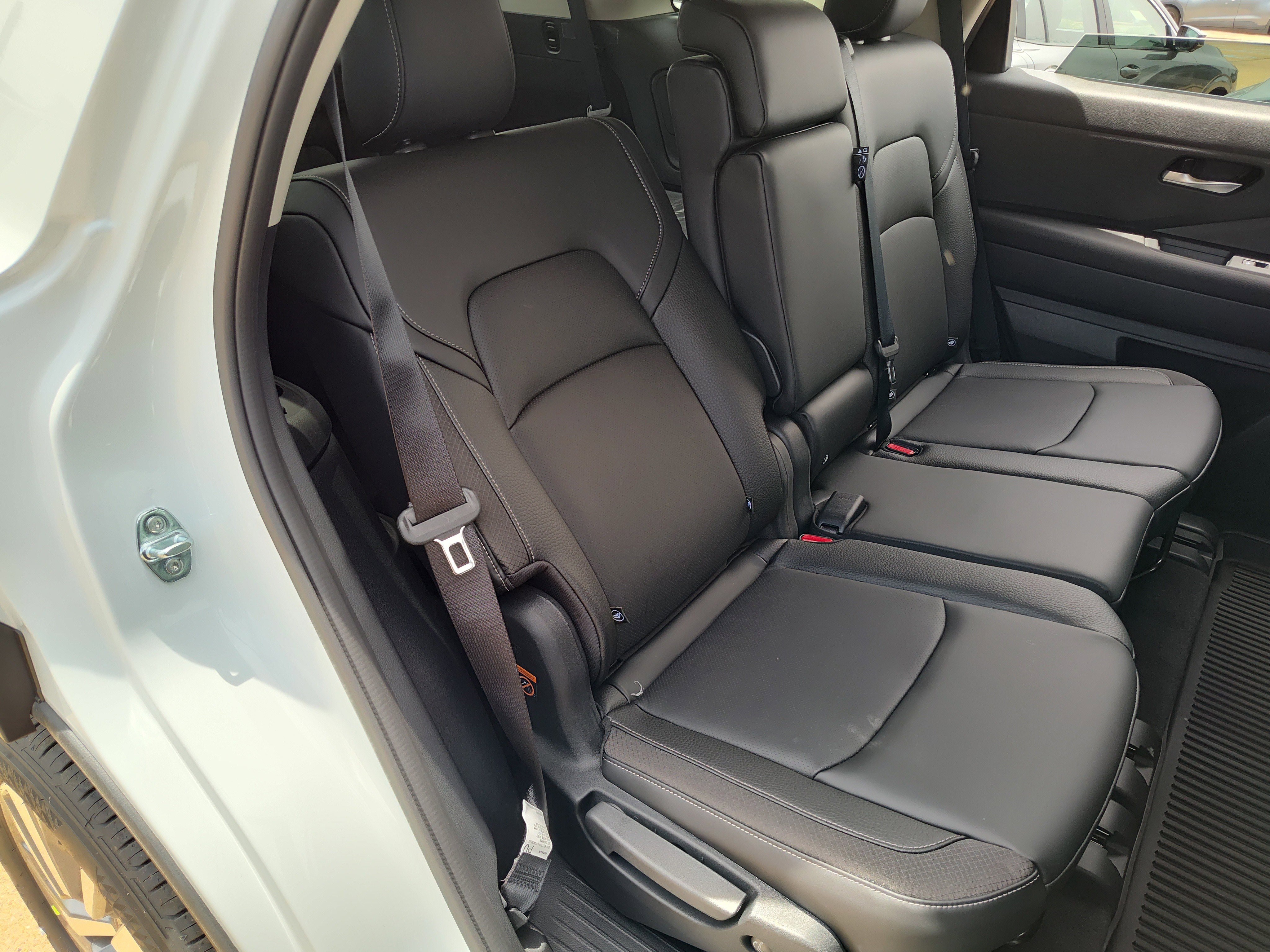 New 2026 Nissan Pathfinder SL FWD image 13