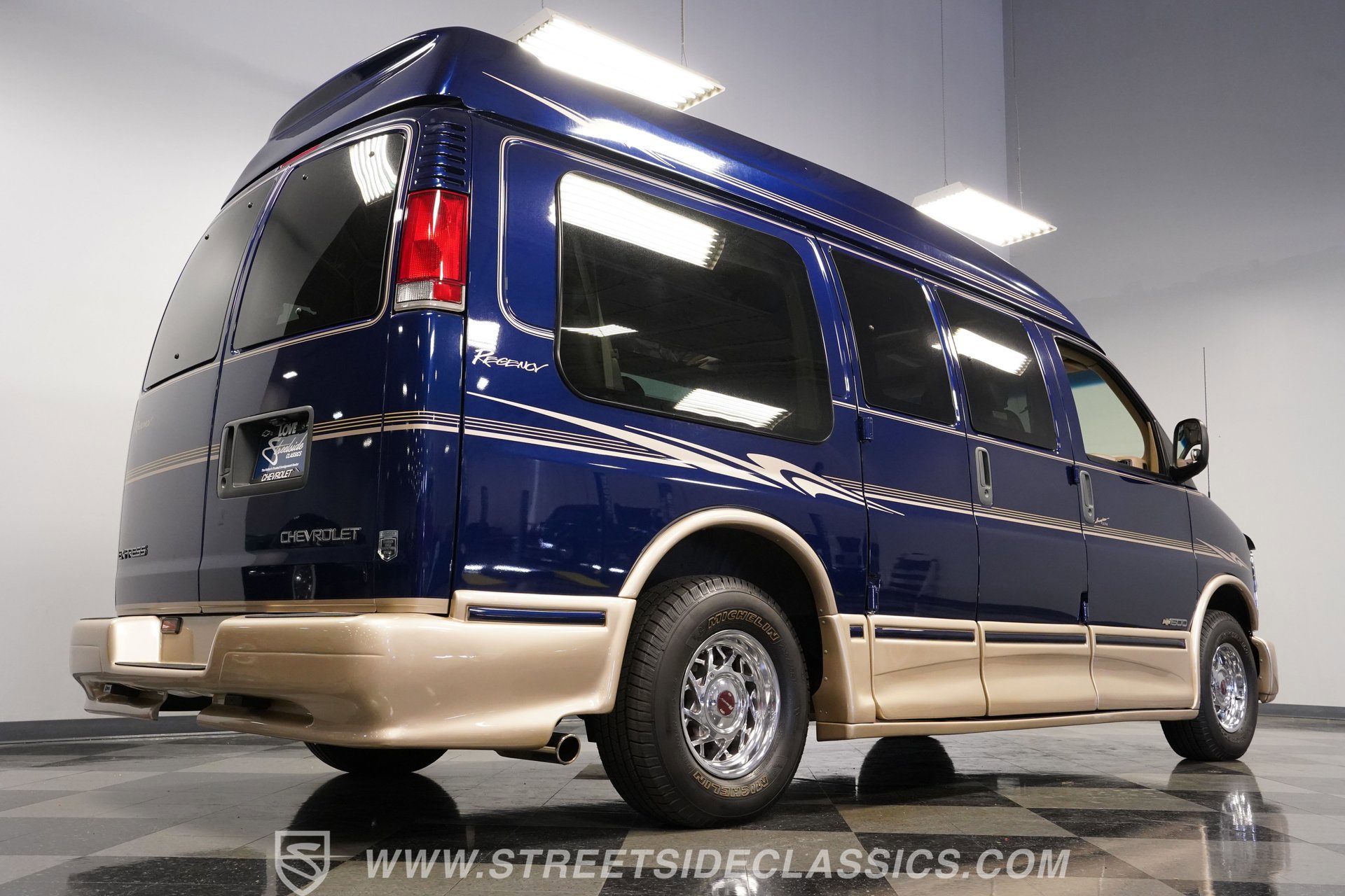 Used 2001 Chevrolet Express 1500 w/ Preferred Equipment Group 3 image 28