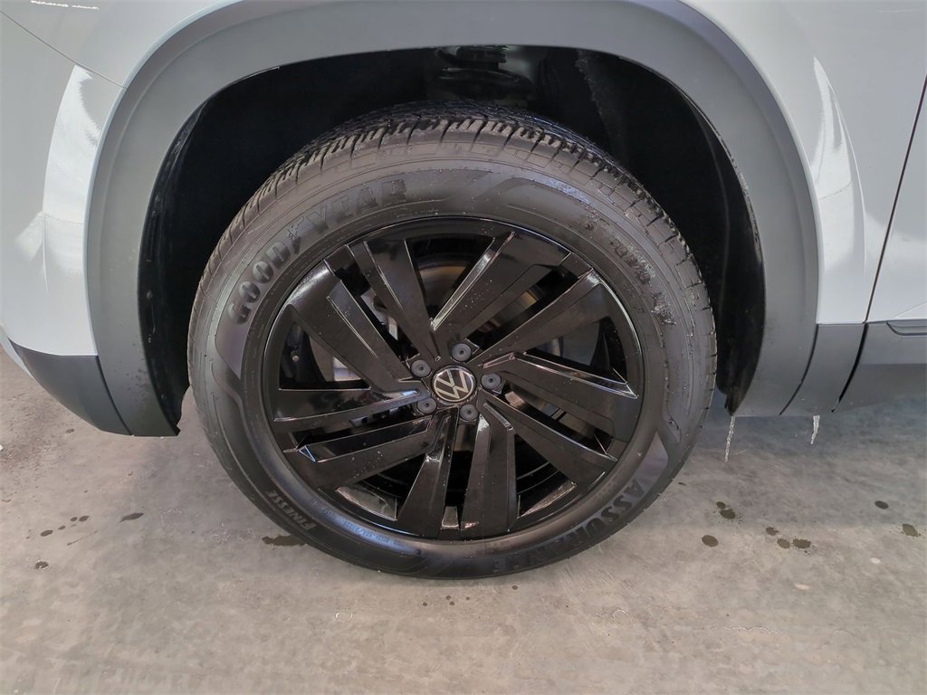 Used 2023 Volkswagen Atlas Cross Sport SE image 9