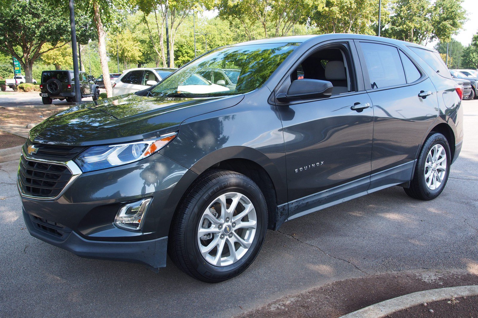Used 2021 Chevrolet Equinox LS w/ LS Convenience Package FWD image 1