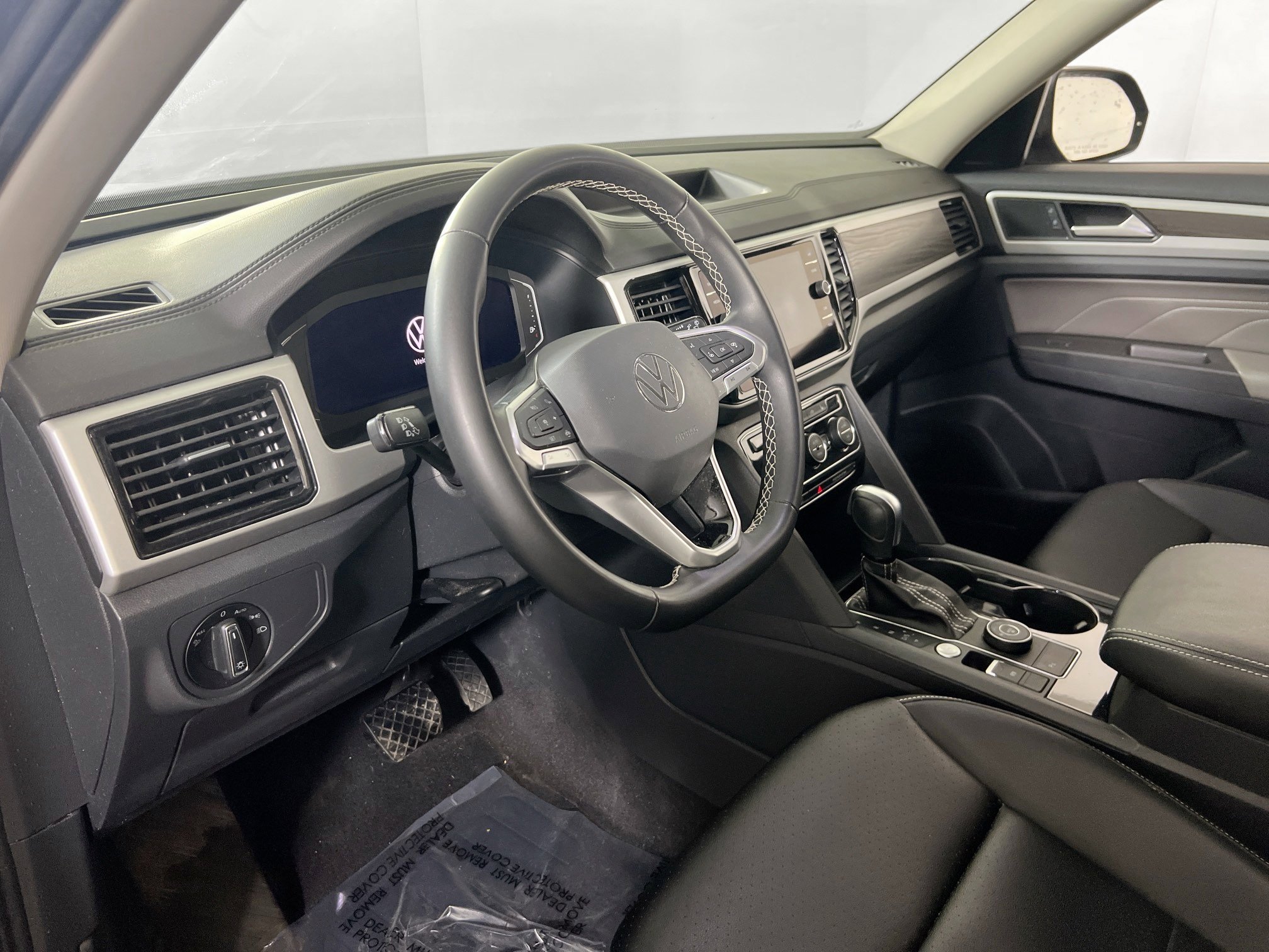 Used 2023 Volkswagen Atlas SE image 9