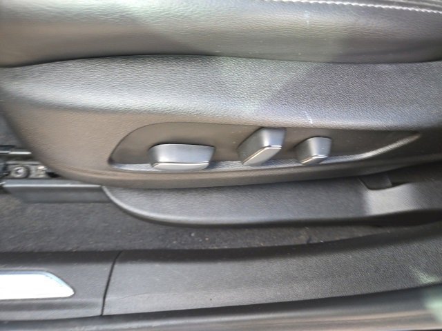 Used 2022 Cadillac XT5 Premium Luxury w/ Technology Package image 11