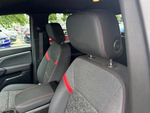 Used 2023 Chevrolet Colorado Z71 w/ Advanced Trailering Package AWD/4WD image 18