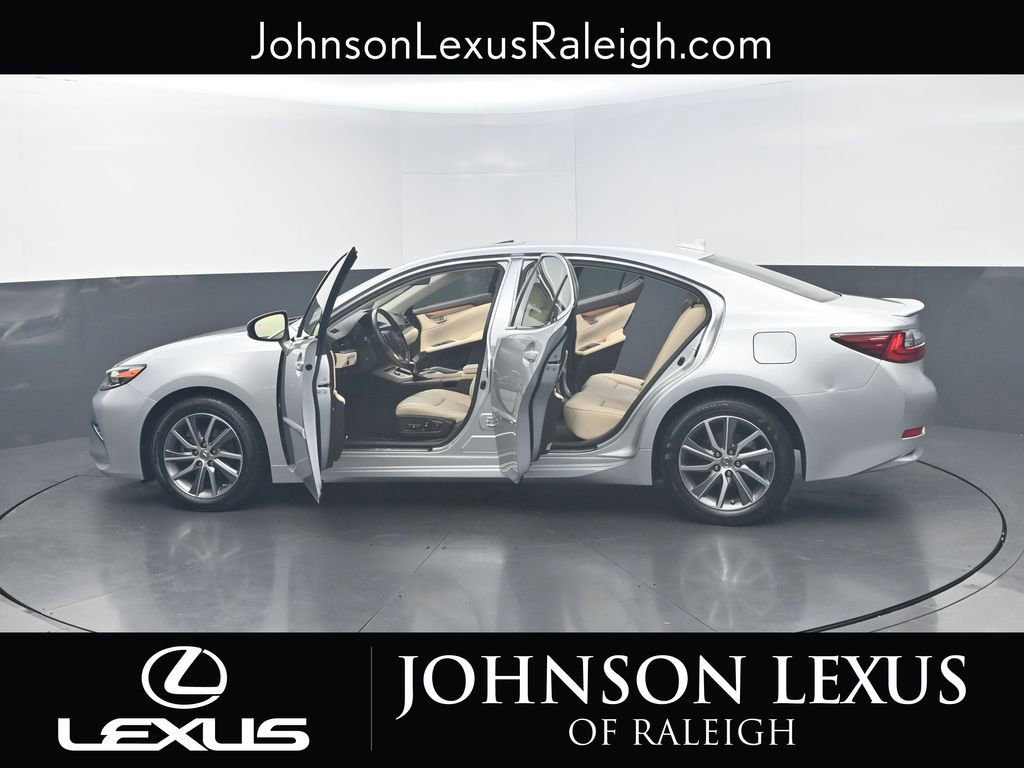 Used 2016 Lexus ES 300h image 26