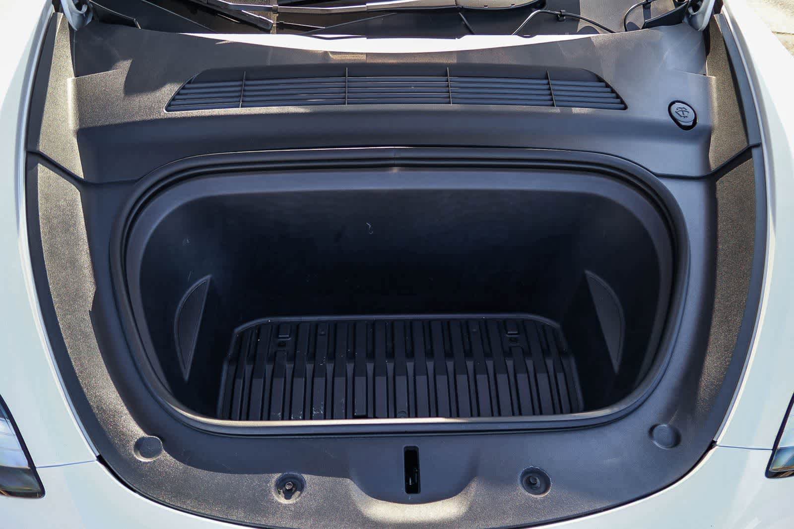 Used 2023 Tesla Model Y Long Range image 28