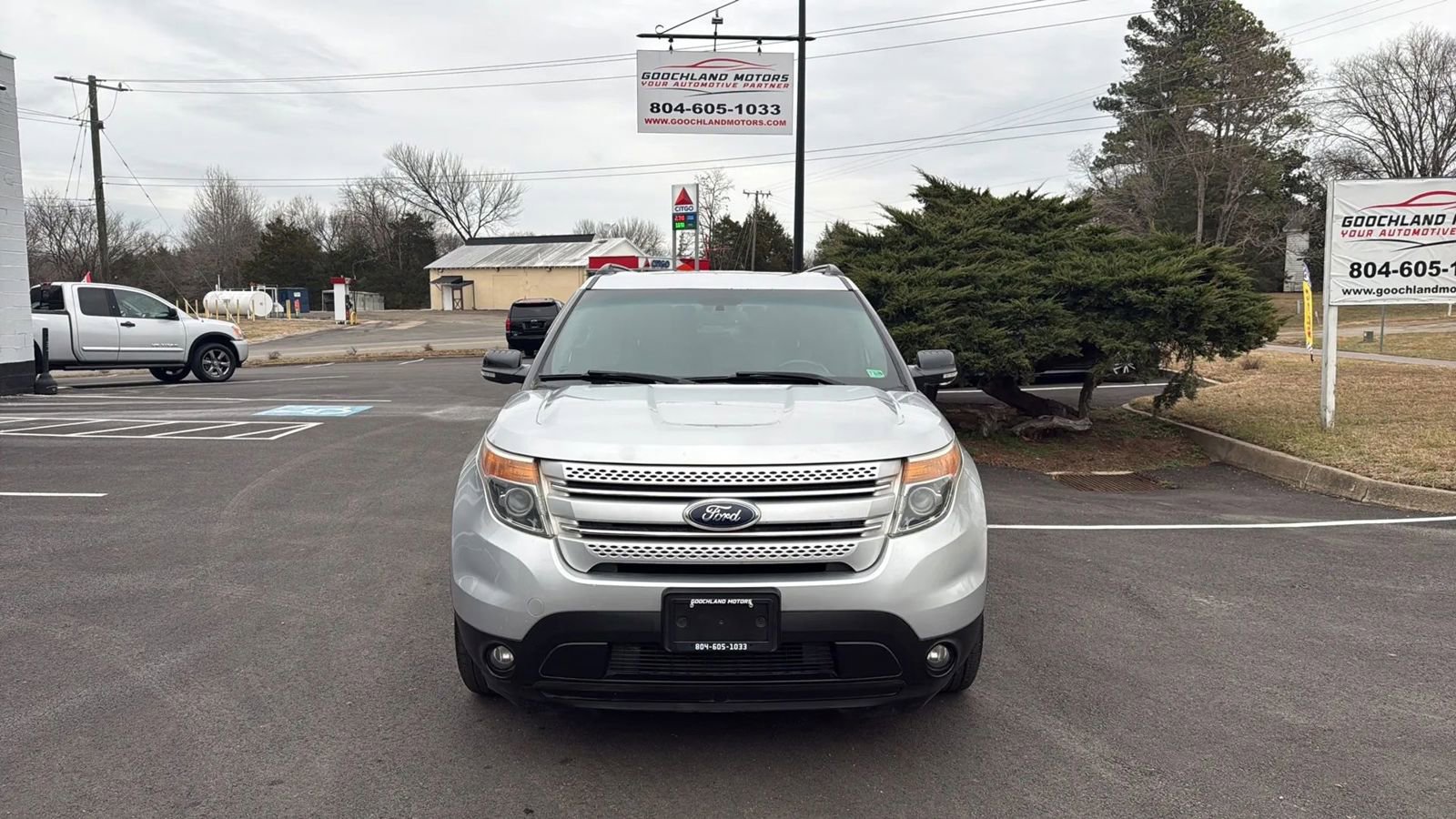 Used 2015 Ford Explorer XLT w/ Equipment Group 202A image 2